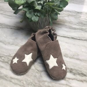 Minnetonka baby Moccasin shoes soft leather brown 6-12 mo fall
